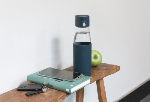 Стеклянная бутылка для воды Ukiyo с силиконовым держателем, 600 мл